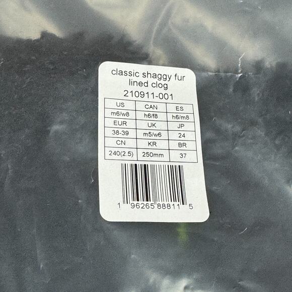 Crocs Classic Shaggy Faux Fur Lined Clog Womens Size 7 Black Teddy Bear NEW - Picture 6 of 6